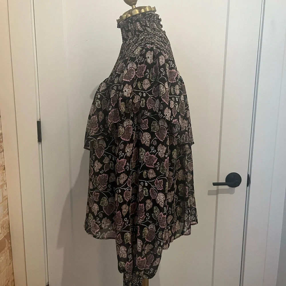 NWOT Cinq à Sept Drew Leaf Print Smocked Top - Picture 3 of 8